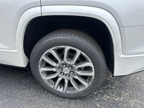 Used 2021 GMC Acadia Denali w/ Denali Technology Package FWD image 17