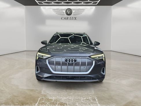 Used 2019 Audi e-tron Prestige w/ Prestige Package image 8