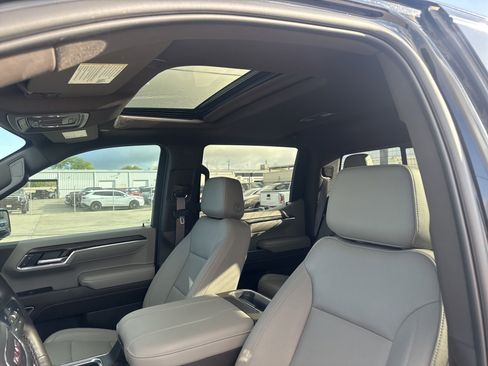 Used 2023 GMC Sierra 1500 SLT image 7