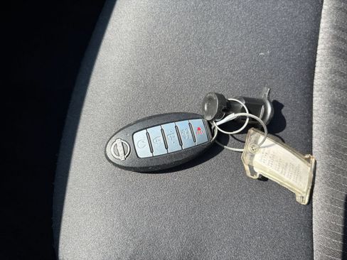 Used 2025 Nissan Altima 2.5 SV FWD image 15