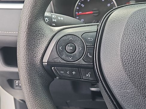 Used 2019 Toyota RAV4 LE image 11