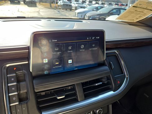 Used 2022 Chevrolet Tahoe Z71 w/ Luxury Package image 24