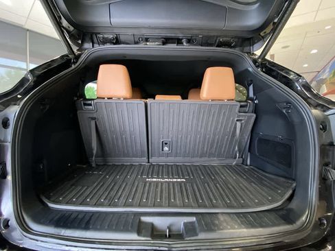 Used 2020 Toyota Highlander Platinum AWD/4WD image 28
