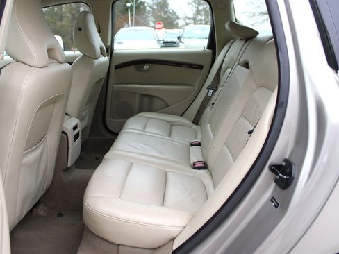 Used 2008 Volvo V70 image 17
