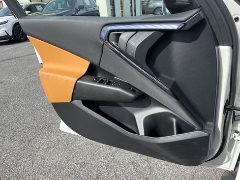 Used 2025 BMW X3 xDrive30i w/ Premium Package image 12