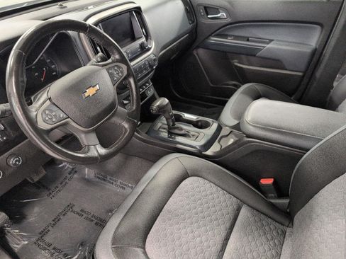 Used 2019 Chevrolet Colorado Z71 w/ Z71 Midnight Edition AWD/4WD image 9