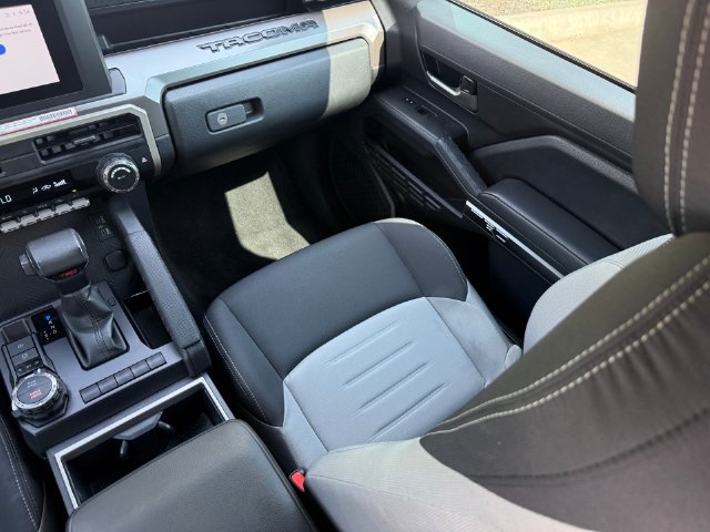Used 2024 Toyota Tacoma TRD Sport AWD/4WD image 27