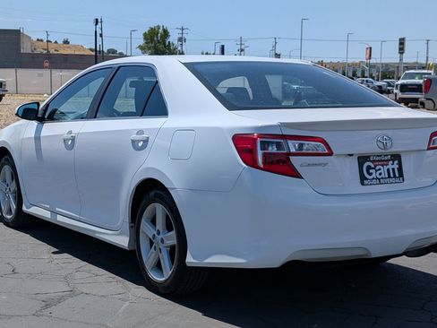 Used 2014 Toyota Camry SE FWD image 8