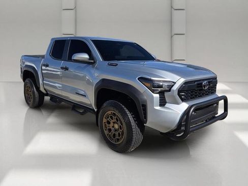 Used 2025 Toyota Tacoma TRD Off-Road AWD/4WD image 7