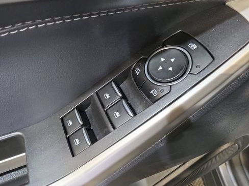 Used 2023 Ford Explorer XLT AWD/4WD image 15