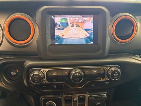 Used 2020 Jeep Gladiator Sport w/ Quick Order Package 24S image 18