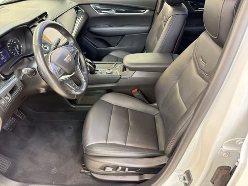 Used 2020 Cadillac XT5 Premium Luxury FWD image 5