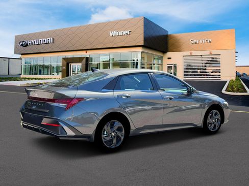 New 2026 Hyundai Elantra SEL Sport Premium FWD image 8