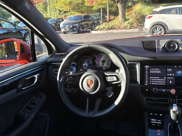Used 2024 Porsche Macan S AWD/4WD image 22