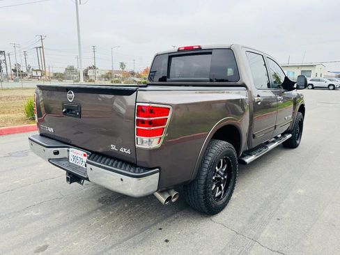 Used 2014 Nissan Titan SL w/ SL Moonroof Package image 5