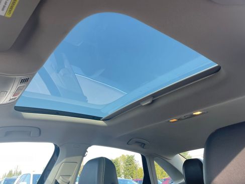 Used 2025 Volkswagen Jetta SE image 23