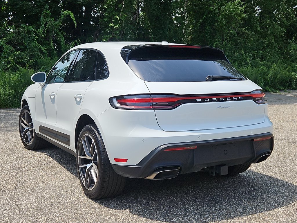 Certified 2026 Porsche Macan AWD/4WD image 3