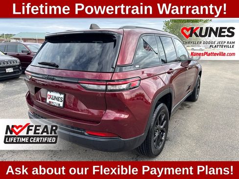Used 2024 Jeep Grand Cherokee Altitude AWD/4WD image 4