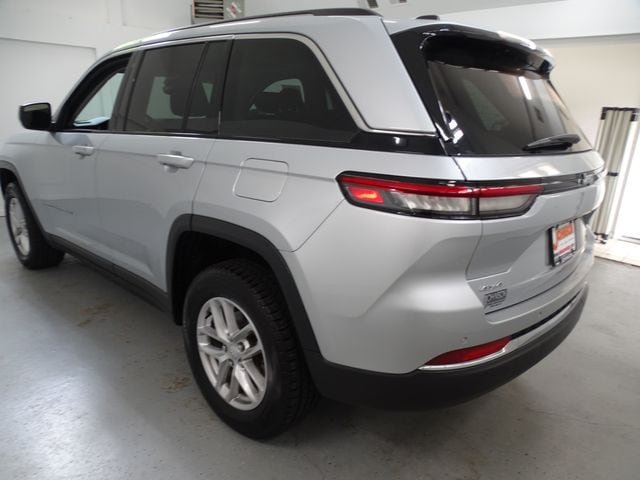 Certified 2023 Jeep Grand Cherokee Laredo X AWD/4WD image 20