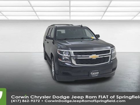 Used 2017 Chevrolet Suburban LT image 4