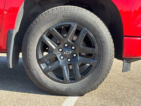 Used 2023 Chevrolet Silverado 1500 Custom image 8