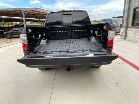 Used 2021 Nissan Titan SV w/ SV Convenience Package AWD/4WD image 15