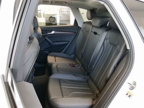 Used 2024 Audi Q5 2.0T Premium Plus image 12