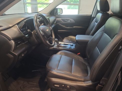 Used 2019 Chevrolet Traverse LT w/ LT Premium Package AWD/4WD image 11