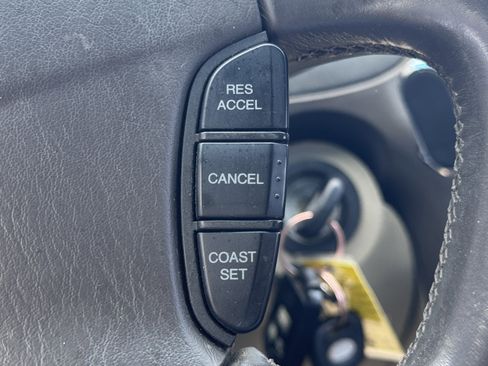 Used 2005 Hyundai XG350 FWD image 24
