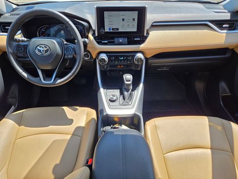 Used 2025 Toyota RAV4 XLE Premium AWD/4WD image 17