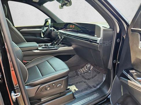 Used 2025 Cadillac Escalade Sport w/ Touring Package AWD/4WD image 13