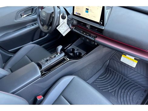 Used 2026 Toyota Prius Plug-In Hybrid FWD image 16
