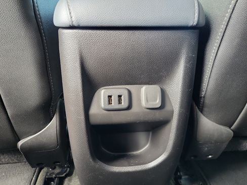 Used 2018 Chevrolet Colorado Z71 AWD/4WD image 16
