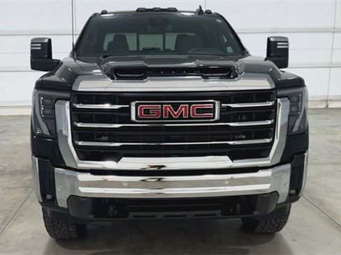 Certified 2024 GMC Sierra 2500 SLT w/ SLT Premium Package image 3