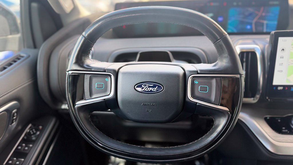 Used 2025 Ford Expedition Platinum AWD/4WD image 13