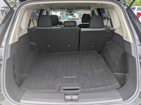 Used 2023 Nissan Rogue SV FWD image 7