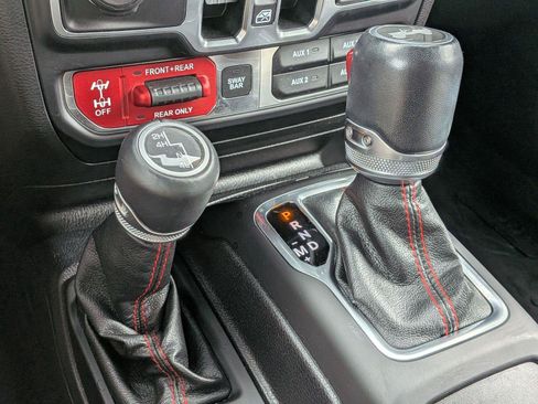 Used 2020 Jeep Wrangler Unlimited Rubicon w/ Quick Order Package 28Y Recon AWD/4WD image 15