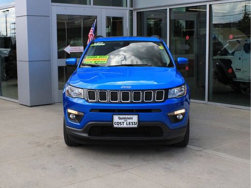 Used 2019 Jeep Compass Latitude w/ Popular Equipment Group AWD/4WD image 2