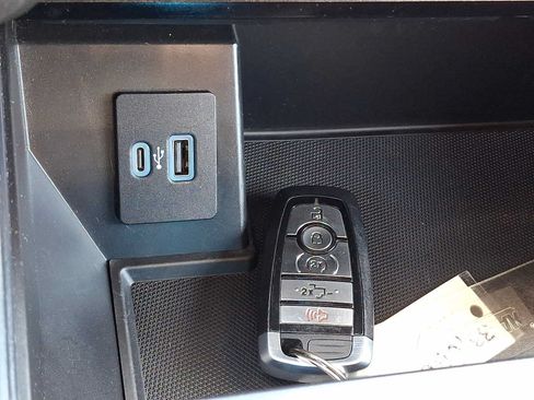 Used 2021 Ford F150 Lariat AWD/4WD image 26