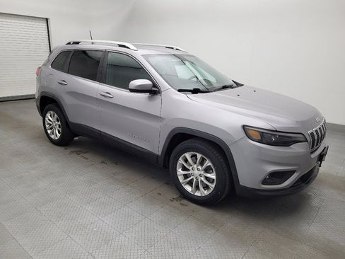 Used 2019 Jeep Cherokee Latitude w/ Cold Weather Group image 11