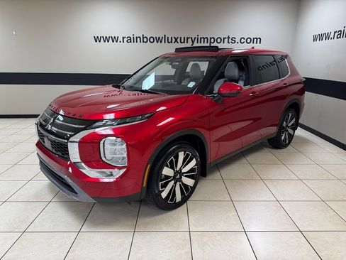 New 2025 Mitsubishi Outlander SE image 3