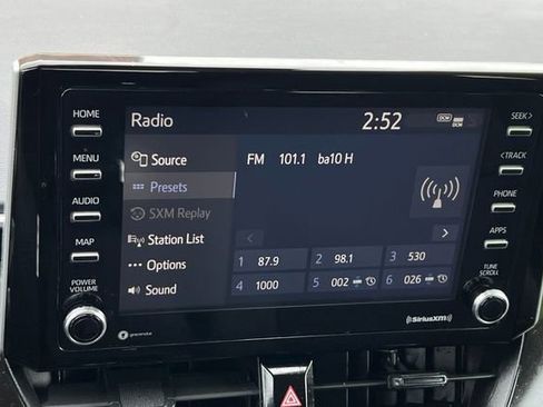 Used 2021 Toyota Corolla LE image 19