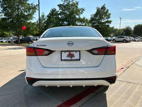 Used 2025 Nissan Altima 2.5 SV FWD image 7