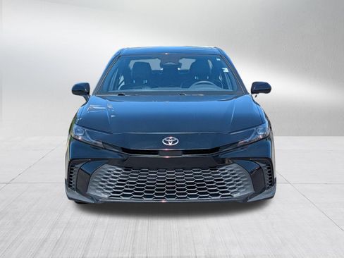 Used 2025 Toyota Camry SE w/ Convenience Package AWD/4WD image 2