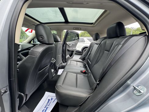 Used 2021 Buick Envision Essence w/ Technology Package I AWD/4WD image 27
