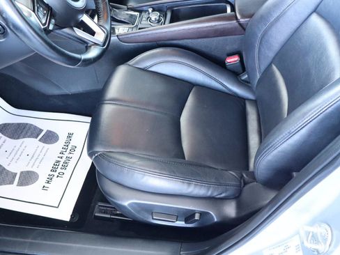 Used 2018 MAZDA MAZDA3 Touring FWD image 13