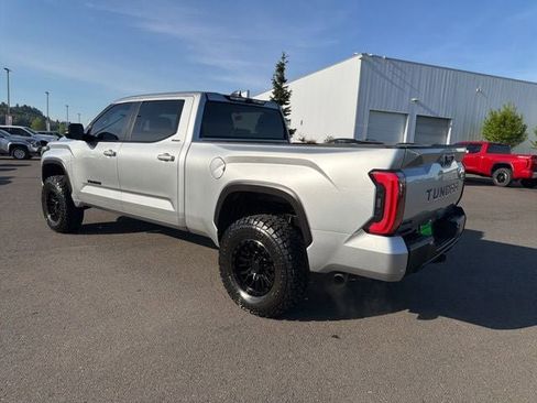 Used 2025 Toyota Tundra Limited AWD/4WD image 7