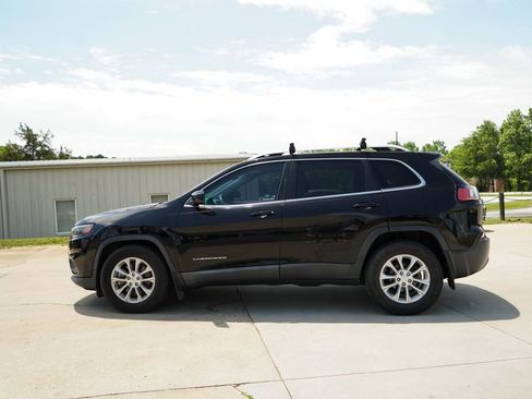 Used 2019 Jeep Cherokee Latitude w/ Popular Appearance Group FWD image 24