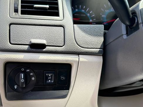 Used 2011 Ford Fusion SEL FWD image 21