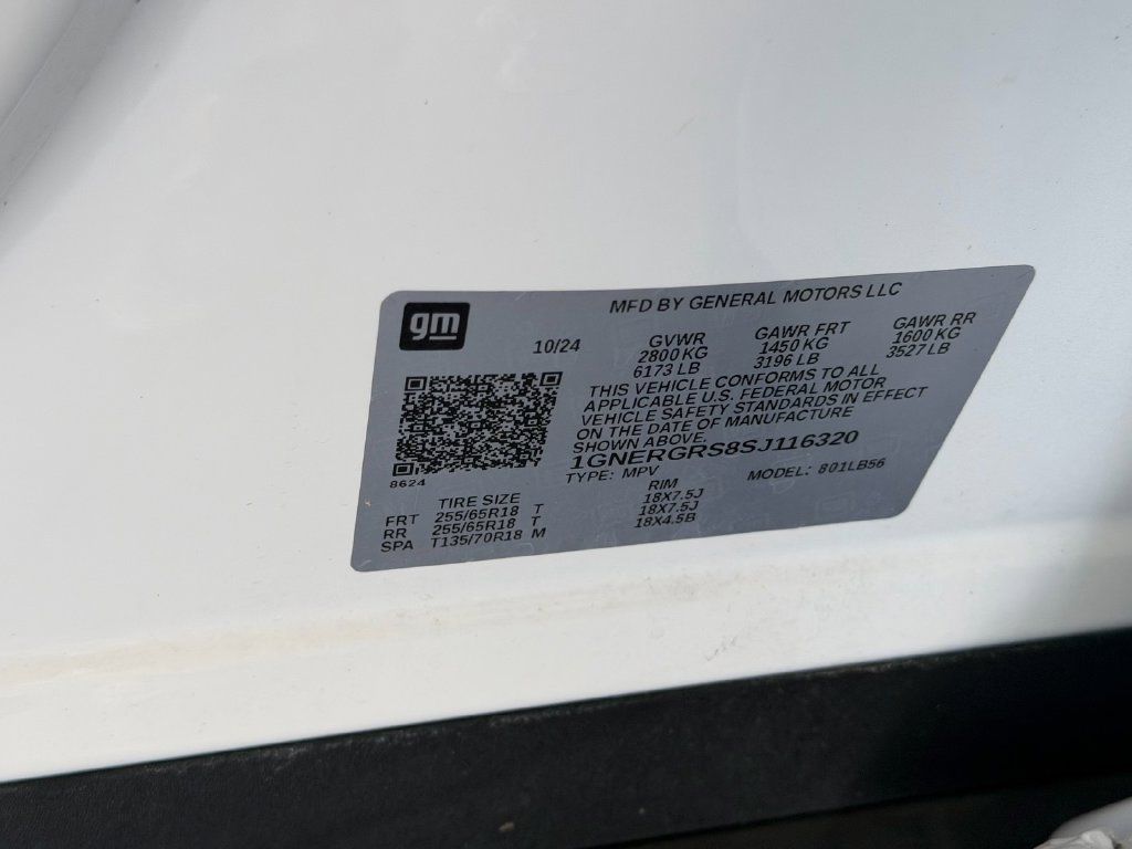 Used 2025 Chevrolet Traverse LT FWD image 17